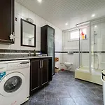 Detached Luxurious And Peaceful Vacation Getaway *