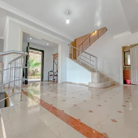 Detached Luxurious And Peaceful Vacation Getaway אלאניה
