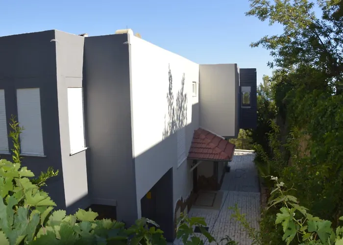 Detached Luxurious And Peaceful Vacation Getaway